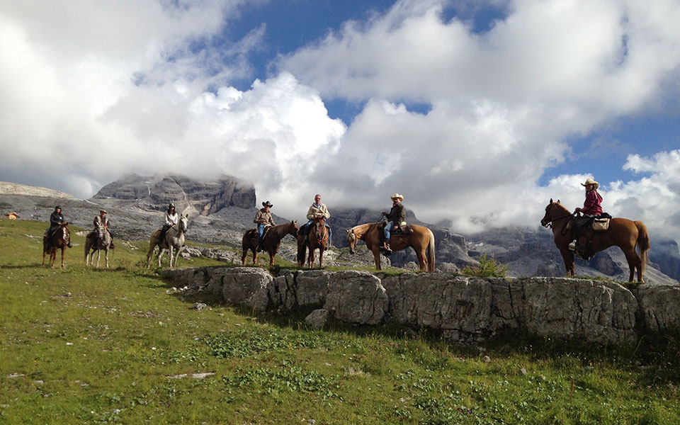 A cavallo sulle Dolomiti del Brenta